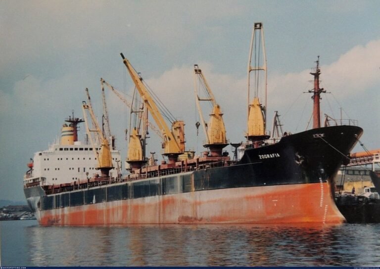 Ελληνόκτητο bulk carrier χτυπήθηκε από πύραυλο ανοιχτά της Υεμένης