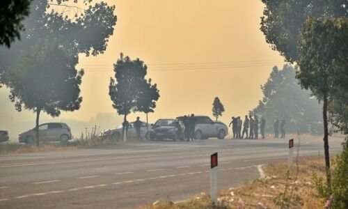 Παραδομένα στις φλόγες τα χωριά της μειονότητας